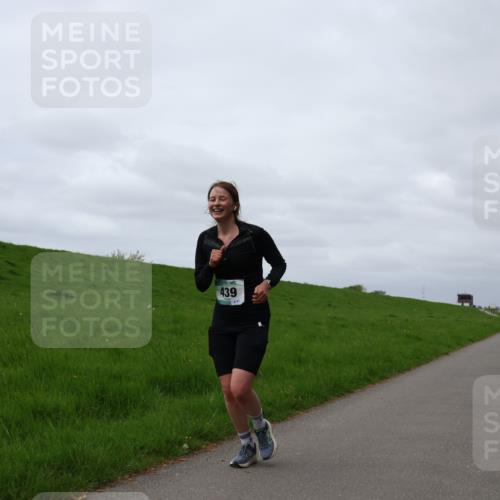 04.05.2025 - 8. Wedeler Halbmarathon Yannick Fuchs http://msf.ph/oto/7837433 04.05.2025 12:00:41 Laufen 439 meine-sportfotos.de