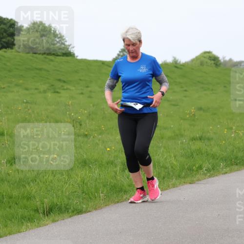 04.05.2025 - 8. Wedeler Halbmarathon Lena Gebhardt http://msf.ph/oto/7837454 04.05.2025 11:34:24 Laufen 222 meine-sportfotos.de