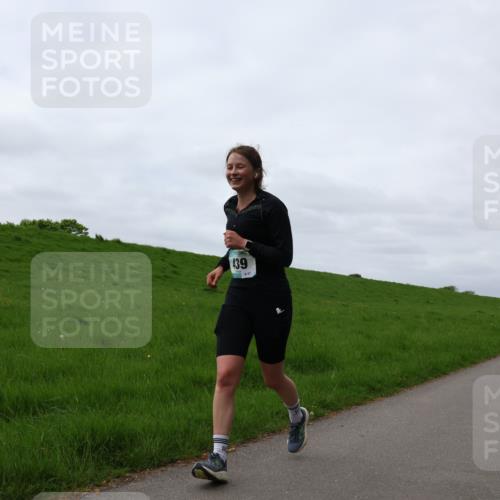 04.05.2025 - 8. Wedeler Halbmarathon Yannick Fuchs http://msf.ph/oto/7837466 04.05.2025 12:00:41 Laufen 439 meine-sportfotos.de