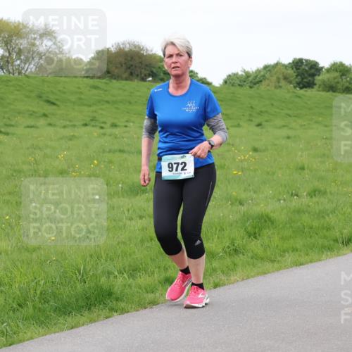 04.05.2025 - 8. Wedeler Halbmarathon Lena Gebhardt http://msf.ph/oto/7837478 04.05.2025 11:34:27 Laufen 972, 138 meine-sportfotos.de