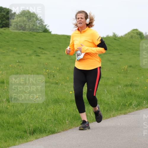 04.05.2025 - 8. Wedeler Halbmarathon Lena Gebhardt http://msf.ph/oto/7837513 04.05.2025 11:34:36 Laufen 540, 294 meine-sportfotos.de