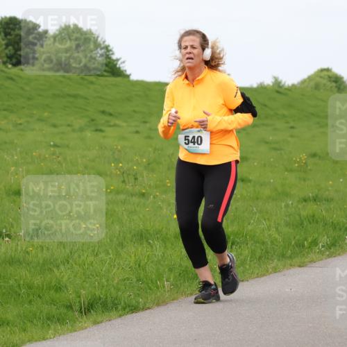 04.05.2025 - 8. Wedeler Halbmarathon Lena Gebhardt http://msf.ph/oto/7837518 04.05.2025 11:34:36 Laufen 540, 294 meine-sportfotos.de
