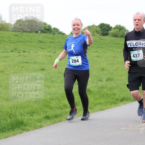 04.05.2025 - 8. Wedeler Halbmarathon Lena Gebhardt http://msf.ph/oto/7837535 04.05.2025 11:34:41 Laufen 294, 437 meine-sportfotos.de