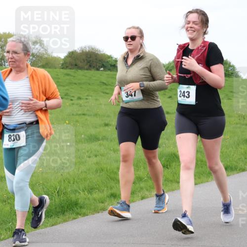 04.05.2025 - 8. Wedeler Halbmarathon Lena Gebhardt http://msf.ph/oto/7837603 04.05.2025 11:34:48 Laufen 102, 830, 347, 243 meine-sportfotos.de