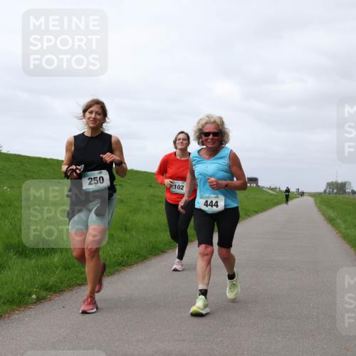 04.05.2025 - 8. Wedeler Halbmarathon Yannick Fuchs http://msf.ph/oto/7837648 04.05.2025 12:01:05 Laufen 250, 102, 444 meine-sportfotos.de