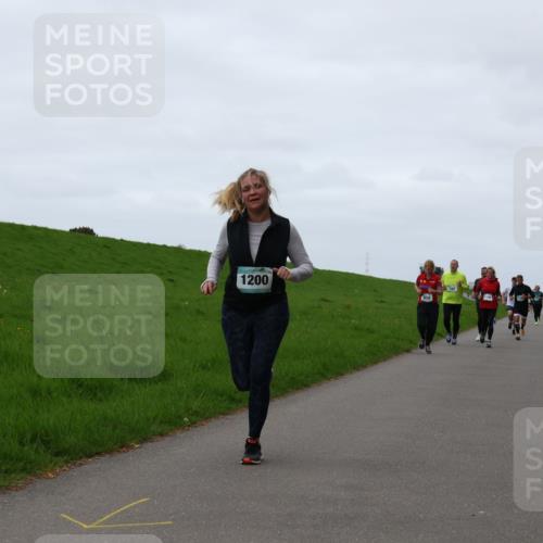 04.05.2025 - 8. Wedeler Halbmarathon Yannick Fuchs http://msf.ph/oto/7837650 04.05.2025 11:24:51 Laufen 1200 meine-sportfotos.de