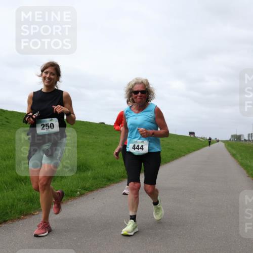 04.05.2025 - 8. Wedeler Halbmarathon Yannick Fuchs http://msf.ph/oto/7837660 04.05.2025 12:01:05 Laufen 250, 444 meine-sportfotos.de