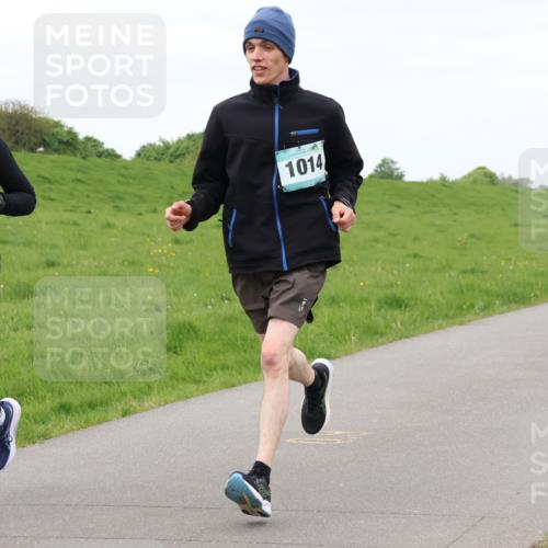 04.05.2025 - 8. Wedeler Halbmarathon Lena Gebhardt http://msf.ph/oto/7837718 04.05.2025 11:34:56 Laufen 1031, 1014, 1106 meine-sportfotos.de