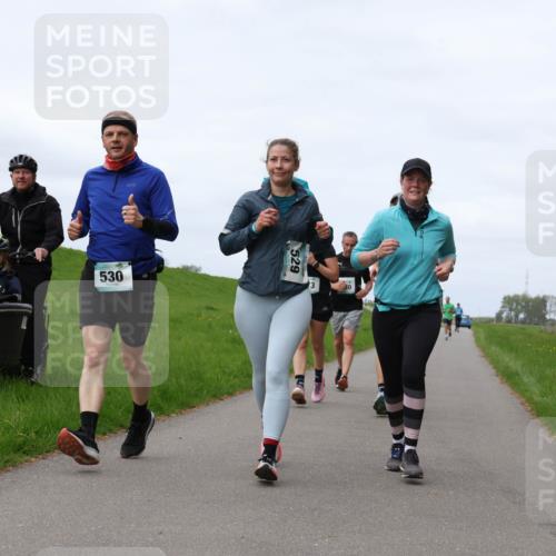 04.05.2025 - 8. Wedeler Halbmarathon Yannick Fuchs http://msf.ph/oto/7837734 04.05.2025 11:46:24 Laufen 530, 529 meine-sportfotos.de