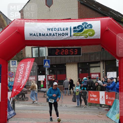 04.05.2025 - 8. Wedeler Halbmarathon Felixshl http://msf.ph/oto/7837776 04.05.2025 12:28:51 Ziel 214 meine-sportfotos.de