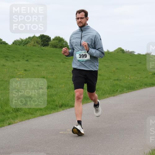 04.05.2025 - 8. Wedeler Halbmarathon Lena Gebhardt http://msf.ph/oto/7837804 04.05.2025 11:35:19 Laufen 399 meine-sportfotos.de