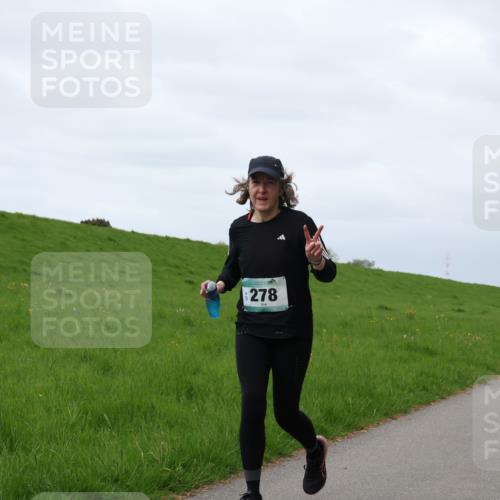04.05.2025 - 8. Wedeler Halbmarathon Yannick Fuchs http://msf.ph/oto/7837808 04.05.2025 12:01:22 Laufen 278 meine-sportfotos.de