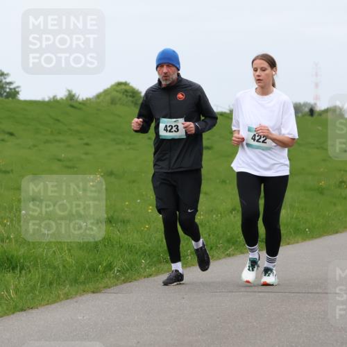 04.05.2025 - 8. Wedeler Halbmarathon Lena Gebhardt http://msf.ph/oto/7837821 04.05.2025 11:35:28 Laufen 423, 422 meine-sportfotos.de