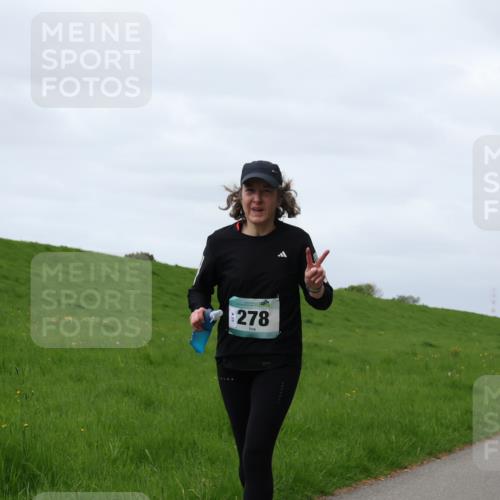 04.05.2025 - 8. Wedeler Halbmarathon Yannick Fuchs http://msf.ph/oto/7837832 04.05.2025 12:01:23 Laufen 278 meine-sportfotos.de