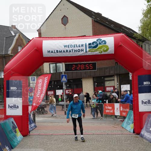 04.05.2025 - 8. Wedeler Halbmarathon Felixshl http://msf.ph/oto/7837881 04.05.2025 12:28:53 Ziel 214 meine-sportfotos.de