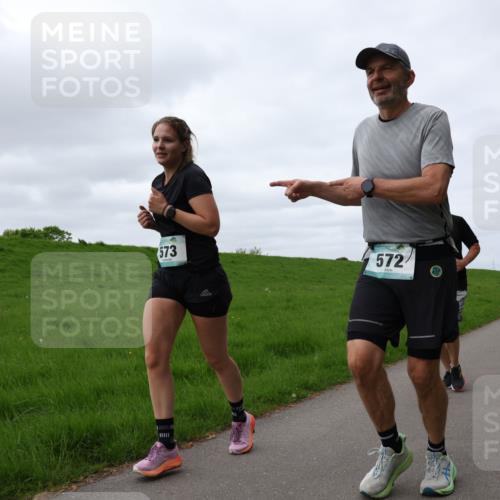 04.05.2025 - 8. Wedeler Halbmarathon Yannick Fuchs http://msf.ph/oto/7837883 04.05.2025 11:46:28 Laufen 573, 572 meine-sportfotos.de