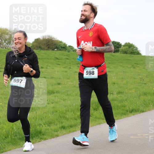 04.05.2025 - 8. Wedeler Halbmarathon Lena Gebhardt http://msf.ph/oto/7837890 04.05.2025 11:35:45 Laufen 597, 598, 295 meine-sportfotos.de