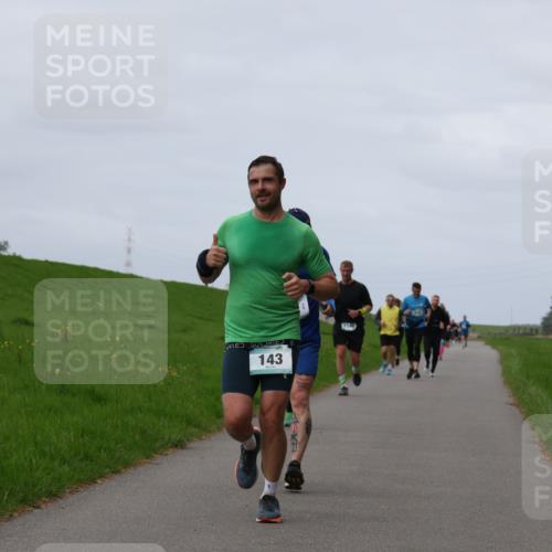 04.05.2025 - 8. Wedeler Halbmarathon Yannick Fuchs http://msf.ph/oto/7838007 04.05.2025 11:46:38 Laufen 143, 1144 meine-sportfotos.de