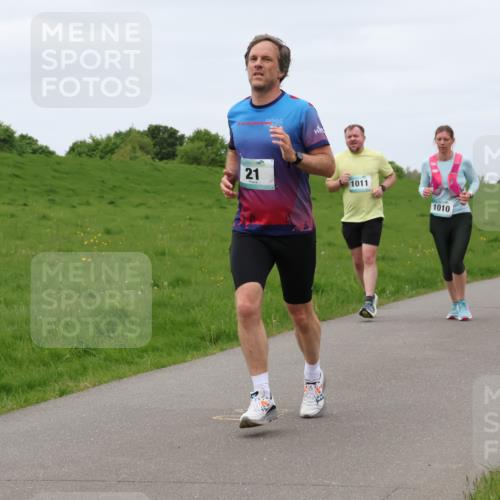 04.05.2025 - 8. Wedeler Halbmarathon Lena Gebhardt http://msf.ph/oto/7838062 04.05.2025 11:36:18 Laufen 24, 2024, 21, 1011, 1010 meine-sportfotos.de