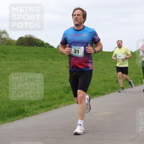 04.05.2025 - 8. Wedeler Halbmarathon Lena Gebhardt http://msf.ph/oto/7838069 04.05.2025 11:36:18 Laufen 19, 2024, 21, 1011, 1010 meine-sportfotos.de