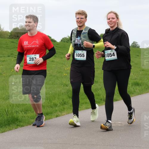 04.05.2025 - 8. Wedeler Halbmarathon Lena Gebhardt http://msf.ph/oto/7838247 04.05.2025 11:36:51 Laufen 283, 1055, 1054 meine-sportfotos.de