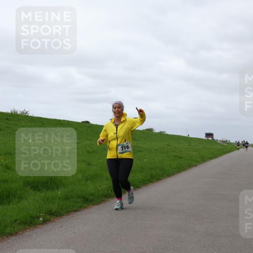 04.05.2025 - 8. Wedeler Halbmarathon Yannick Fuchs http://msf.ph/oto/7838261 04.05.2025 12:02:25 Laufen 716 meine-sportfotos.de