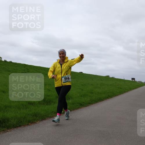 04.05.2025 - 8. Wedeler Halbmarathon Yannick Fuchs http://msf.ph/oto/7838287 04.05.2025 12:02:26 Laufen 716 meine-sportfotos.de