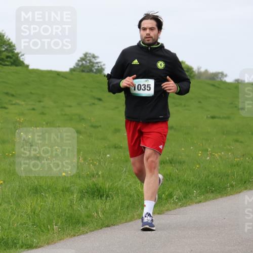 04.05.2025 - 8. Wedeler Halbmarathon Lena Gebhardt http://msf.ph/oto/7838290 04.05.2025 11:37:03 Laufen 1035, 773 meine-sportfotos.de