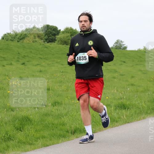 04.05.2025 - 8. Wedeler Halbmarathon Lena Gebhardt http://msf.ph/oto/7838296 04.05.2025 11:37:04 Laufen 1035 meine-sportfotos.de