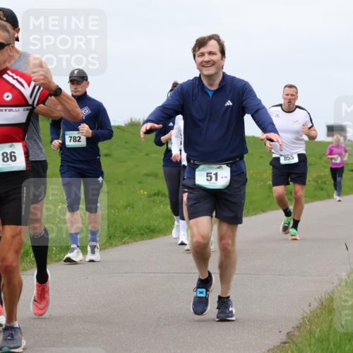 04.05.2025 - 8. Wedeler Halbmarathon Lena Gebhardt http://msf.ph/oto/7838329 04.05.2025 11:37:08 Laufen 186, 782, 51, 79, 855 meine-sportfotos.de