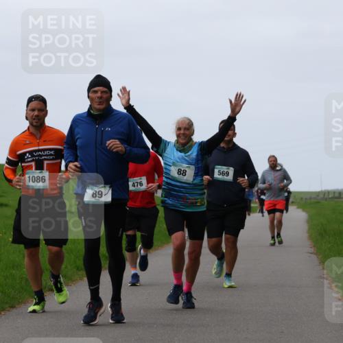 04.05.2025 - 8. Wedeler Halbmarathon Yannick Fuchs http://msf.ph/oto/7838333 04.05.2025 11:25:17 Laufen 1086, 89, 476, 88, 569 meine-sportfotos.de