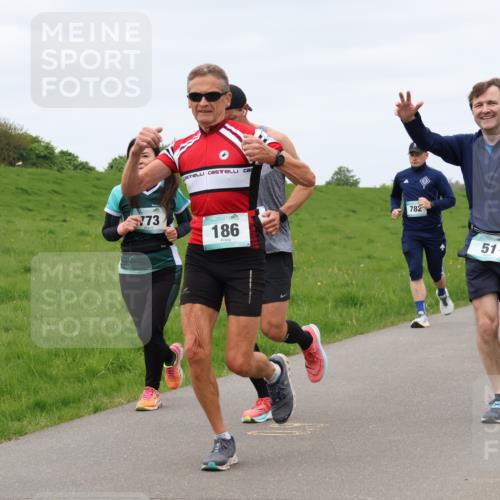 04.05.2025 - 8. Wedeler Halbmarathon Lena Gebhardt http://msf.ph/oto/7838344 04.05.2025 11:37:09 Laufen 3, 773, 186, 782, 51, 71 meine-sportfotos.de