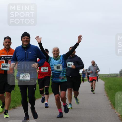 04.05.2025 - 8. Wedeler Halbmarathon Yannick Fuchs http://msf.ph/oto/7838348 04.05.2025 11:25:18 Laufen 1086, 89, 476, 88, 569 meine-sportfotos.de