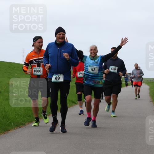 04.05.2025 - 8. Wedeler Halbmarathon Yannick Fuchs http://msf.ph/oto/7838365 04.05.2025 11:25:18 Laufen 1086, 472, 89, 88, 569 meine-sportfotos.de