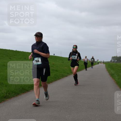 04.05.2025 - 8. Wedeler Halbmarathon Yannick Fuchs http://msf.ph/oto/7838384 04.05.2025 12:02:49 Laufen 70, 792 meine-sportfotos.de