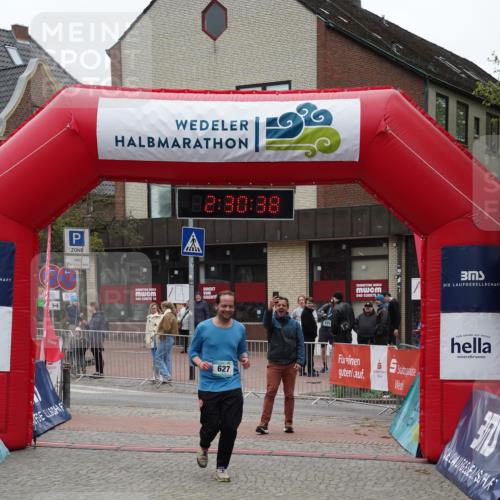 04.05.2025 - 8. Wedeler Halbmarathon Felixshl http://msf.ph/oto/7838521 04.05.2025 12:30:36 Ziel 627 meine-sportfotos.de