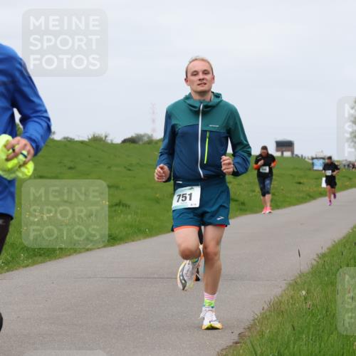 04.05.2025 - 8. Wedeler Halbmarathon Lena Gebhardt http://msf.ph/oto/7838530 04.05.2025 11:37:32 Laufen 2083, 110, 751 meine-sportfotos.de