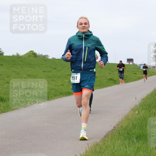 04.05.2025 - 8. Wedeler Halbmarathon Lena Gebhardt http://msf.ph/oto/7838535 04.05.2025 11:37:33 Laufen 751 meine-sportfotos.de