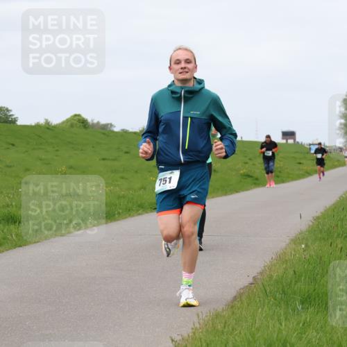 04.05.2025 - 8. Wedeler Halbmarathon Lena Gebhardt http://msf.ph/oto/7838539 04.05.2025 11:37:33 Laufen 751 meine-sportfotos.de