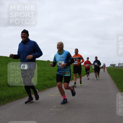04.05.2025 - 8. Wedeler Halbmarathon Yannick Fuchs http://msf.ph/oto/7838586 04.05.2025 11:25:22 Laufen 086, 88, 89, 476 meine-sportfotos.de