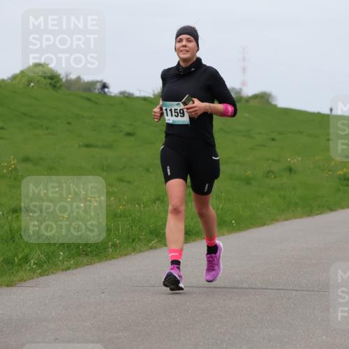 04.05.2025 - 8. Wedeler Halbmarathon Lena Gebhardt http://msf.ph/oto/7838587 04.05.2025 11:37:46 Laufen 1159 meine-sportfotos.de