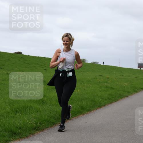 04.05.2025 - 8. Wedeler Halbmarathon Yannick Fuchs http://msf.ph/oto/7838588 04.05.2025 12:02:59 Laufen  meine-sportfotos.de