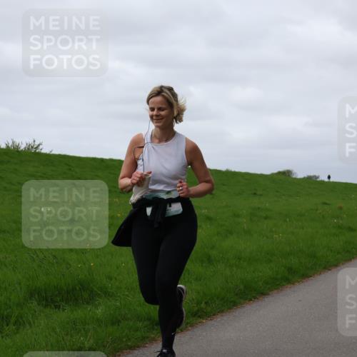 04.05.2025 - 8. Wedeler Halbmarathon Yannick Fuchs http://msf.ph/oto/7838608 04.05.2025 12:02:59 Laufen  meine-sportfotos.de