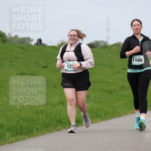 04.05.2025 - 8. Wedeler Halbmarathon Lena Gebhardt http://msf.ph/oto/7838619 04.05.2025 11:38:13 Laufen 123, 1166, 363 meine-sportfotos.de