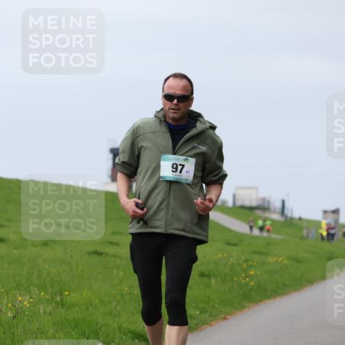 04.05.2025 - 8. Wedeler Halbmarathon Yannick Fuchs http://msf.ph/oto/7838646 04.05.2025 12:03:02 Laufen 97, 81 meine-sportfotos.de