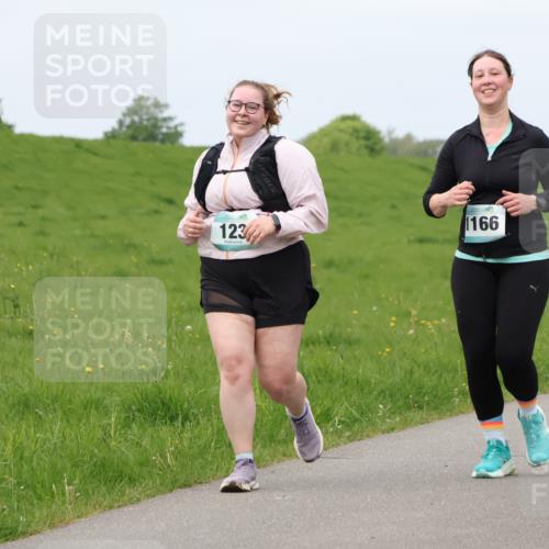 04.05.2025 - 8. Wedeler Halbmarathon Lena Gebhardt http://msf.ph/oto/7838649 04.05.2025 11:38:16 Laufen 123, 1166 meine-sportfotos.de