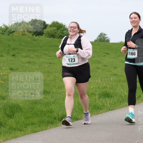 04.05.2025 - 8. Wedeler Halbmarathon Lena Gebhardt http://msf.ph/oto/7838655 04.05.2025 11:38:18 Laufen 123, 1166 meine-sportfotos.de