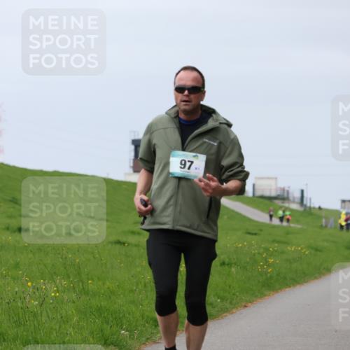 04.05.2025 - 8. Wedeler Halbmarathon Yannick Fuchs http://msf.ph/oto/7838656 04.05.2025 12:03:02 Laufen 97 meine-sportfotos.de