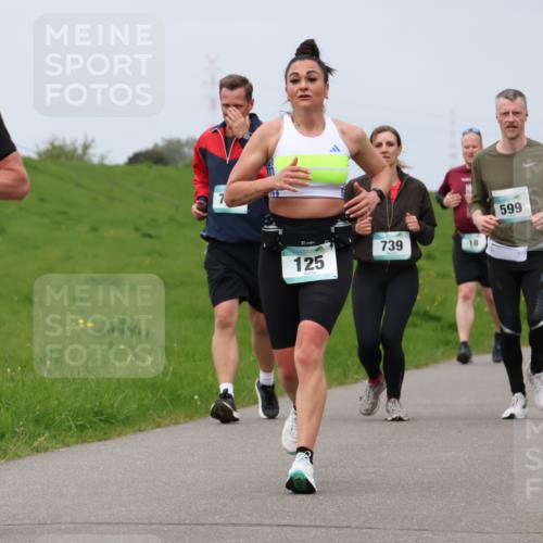 04.05.2025 - 8. Wedeler Halbmarathon Lena Gebhardt http://msf.ph/oto/7838709 04.05.2025 11:38:25 Laufen 434, 72, 125, 739, 18, 599 meine-sportfotos.de