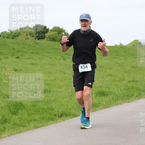 04.05.2025 - 8. Wedeler Halbmarathon Lena Gebhardt http://msf.ph/oto/7838722 04.05.2025 11:38:27 Laufen 434, 72, 125 meine-sportfotos.de